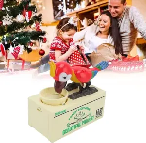 Alcancia electronica de plastico crema con loro rojo y azul interactivo para comer monedas, sobre fondo navideño familiar